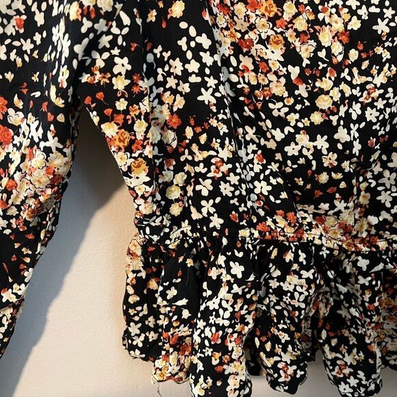 Floral Boho Flowy Cropped Blouse - Picture 7 of 9
